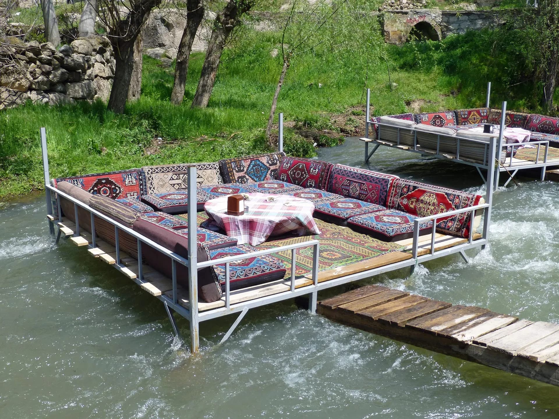 Restaurants on the bank of the Melendiz stream in Belisırma