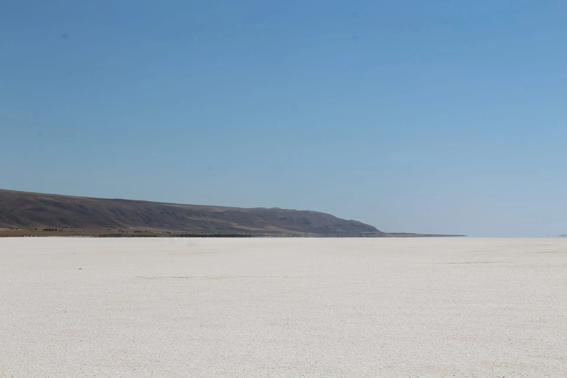 The white salt crust on the shore of Lake Tuz